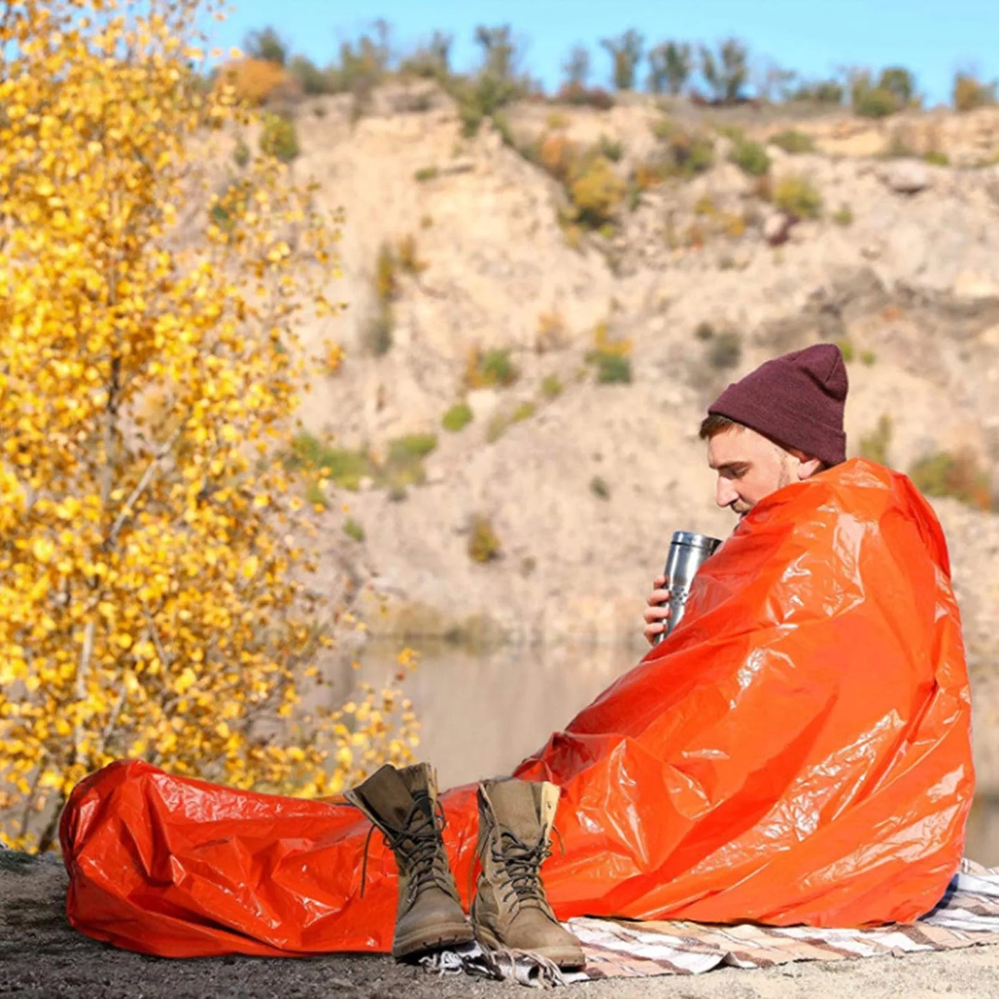 2Person Emergency Shelter Survival Tubular Tent With Pull Cord And Survival Whistle Emergency Cold-Proof SOS Sleeping Bag