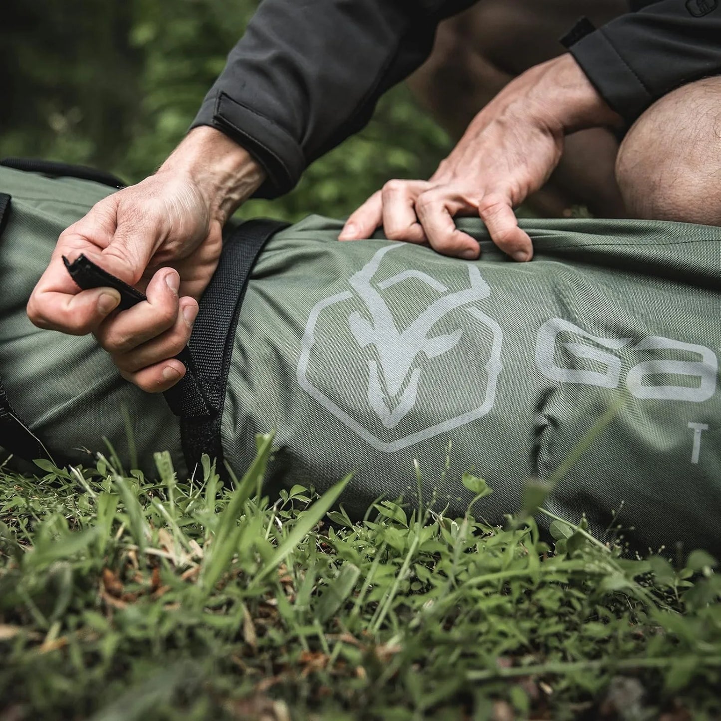 US ™ T4 Hub Tent, Easy 90 Second Set-Up, Waterproof, UV Resistant, Removable Floor, Ample Storage Options