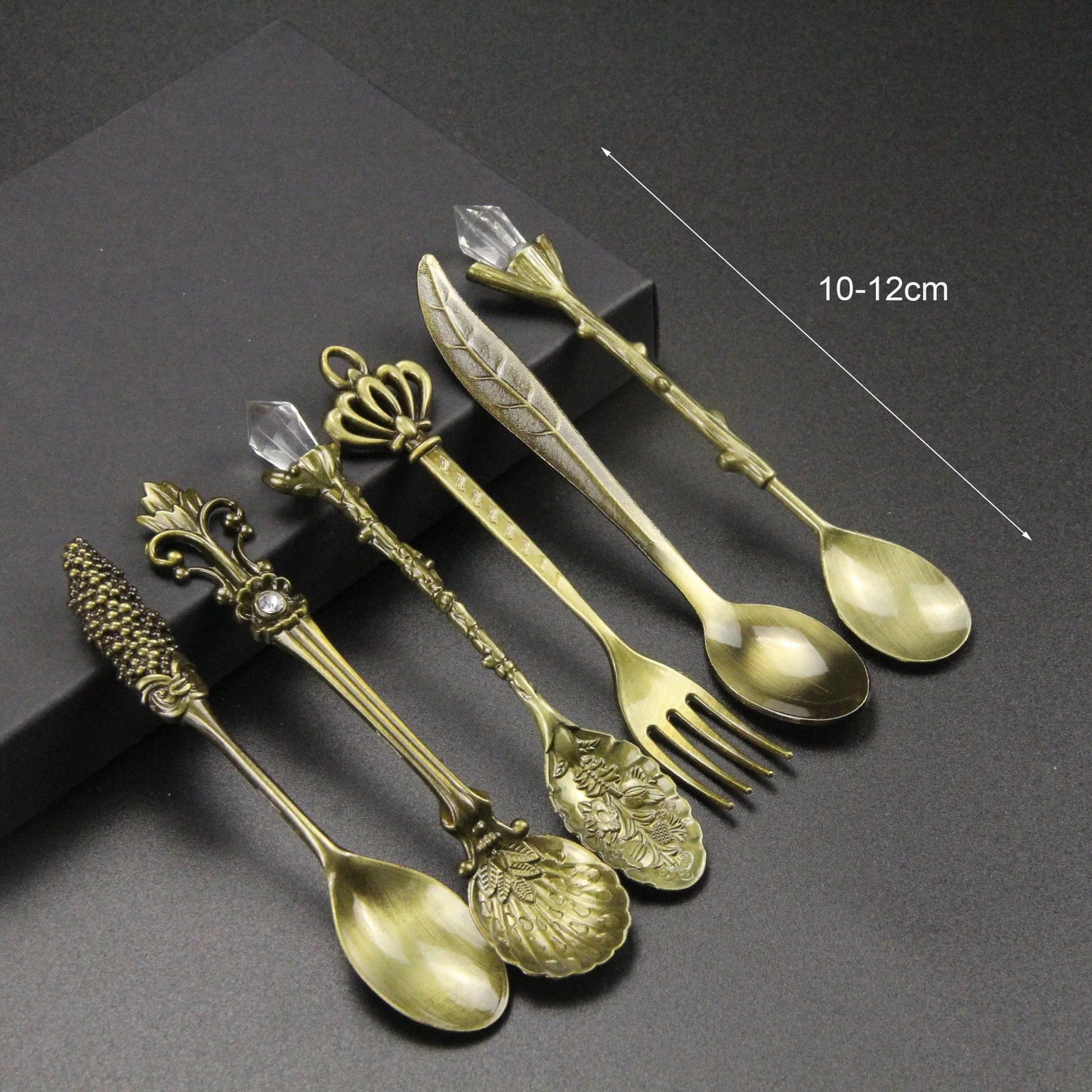 6pcs Royal Spoons Fork Cutlery Set Mini Royal Style Metal Gold Carved Teaspoon Coffee Snacks Fruit Dessert Fork Kitchen Tool