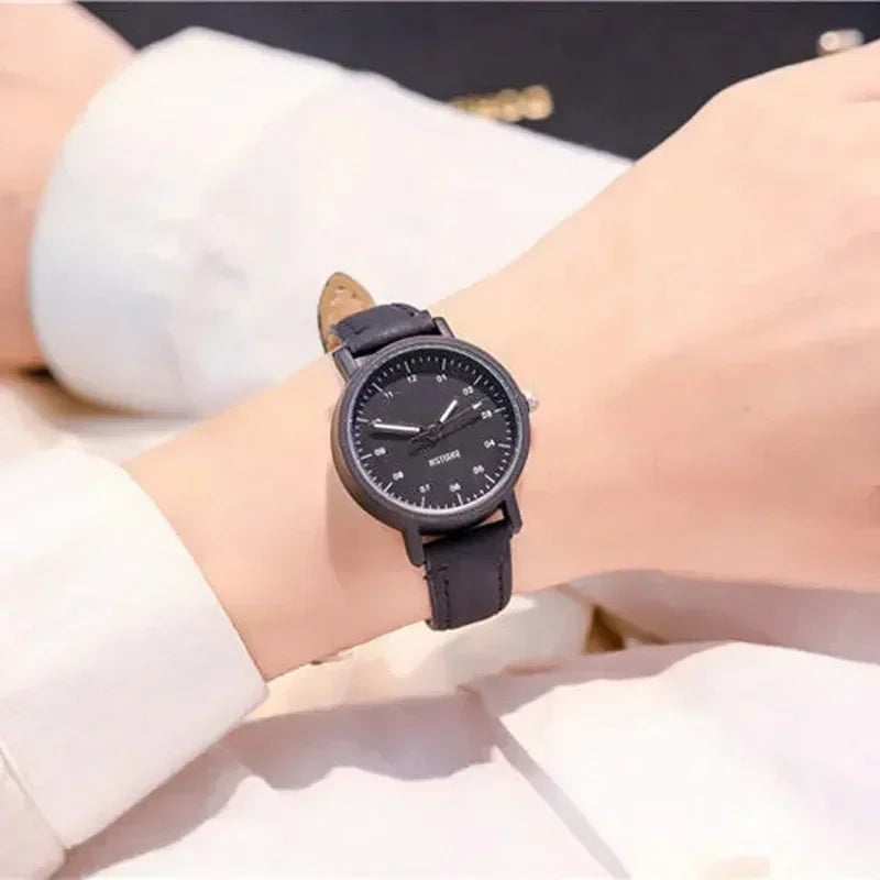 New Women Luxury Quartz Watch PU Leather Strap Watches Waterproof Round Dial Retro Bracelet Watch Ladies Girls Wristwatch Reloj