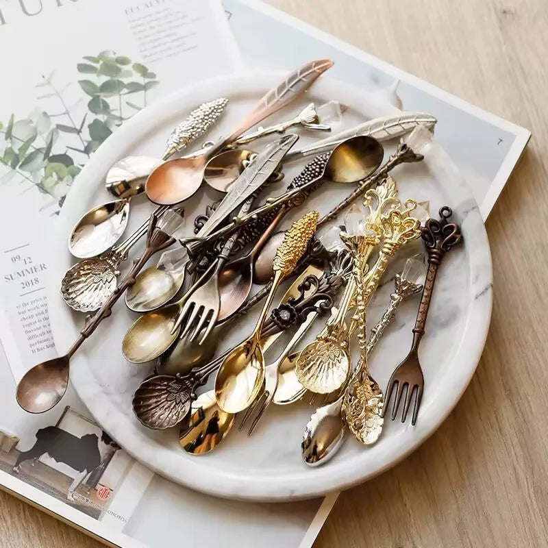 6pcs Royal Spoons Fork Cutlery Set Mini Royal Style Metal Gold Carved Teaspoon Coffee Snacks Fruit Dessert Fork Kitchen Tool