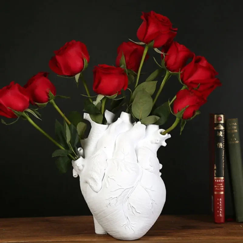 Nordic Anatomical Heart Shaped Vase Resin Flower Pot For Table Decorative Anatomy Themed Design Flower Holder for Tabletop Home