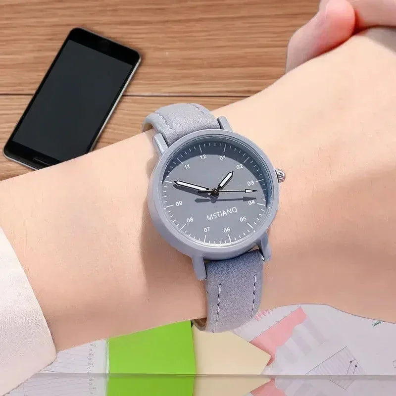 New Women Luxury Quartz Watch PU Leather Strap Watches Waterproof Round Dial Retro Bracelet Watch Ladies Girls Wristwatch Reloj