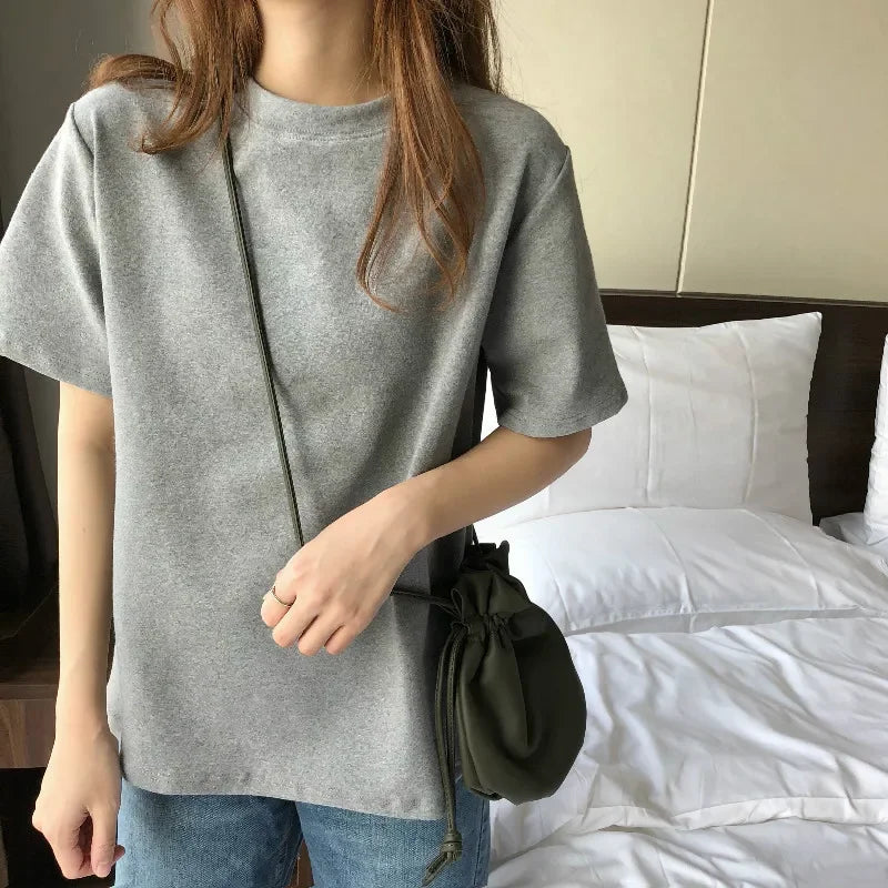 White short sleeve T-shirt women's summer 2023 loose simple cotton T-shirt round neck with five-point top trend