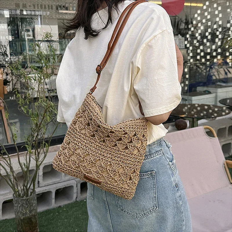 Casual Straw Women Shoulder Bags Handmade Woven Crossbody Bag Summer Beach Bag Simple Small Tote Bali Purses 2025