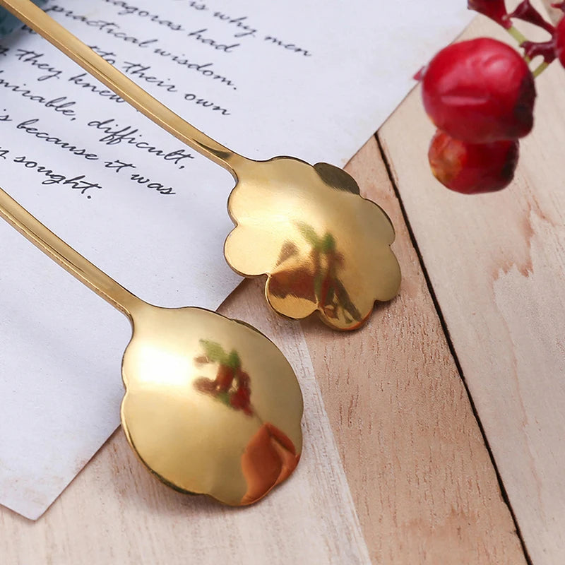 4Pcs/Set Small Flower Teaspoon Stainless Steel Coffee Spoon Cute Ice Cream Dessert Cake Scoop Gift Cutlery
