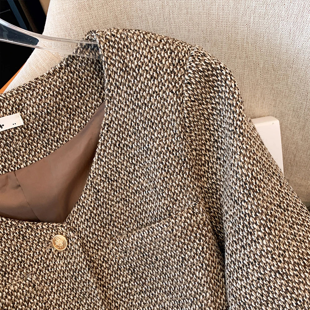 Plus-size women's Autumn/Winter casual commuting loose comfortable coat coffee color V-neck button with long sleeve jacket big