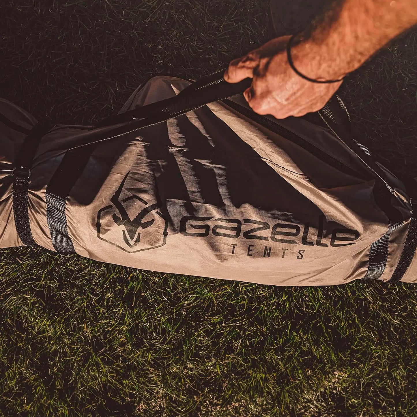 Portable Gazebo, Easy Pop-Up Hub Screen Tent, Waterproof, UV Resistant, 8-Person & Table, Desert Sand, 86" x 124" x 124", GG601D