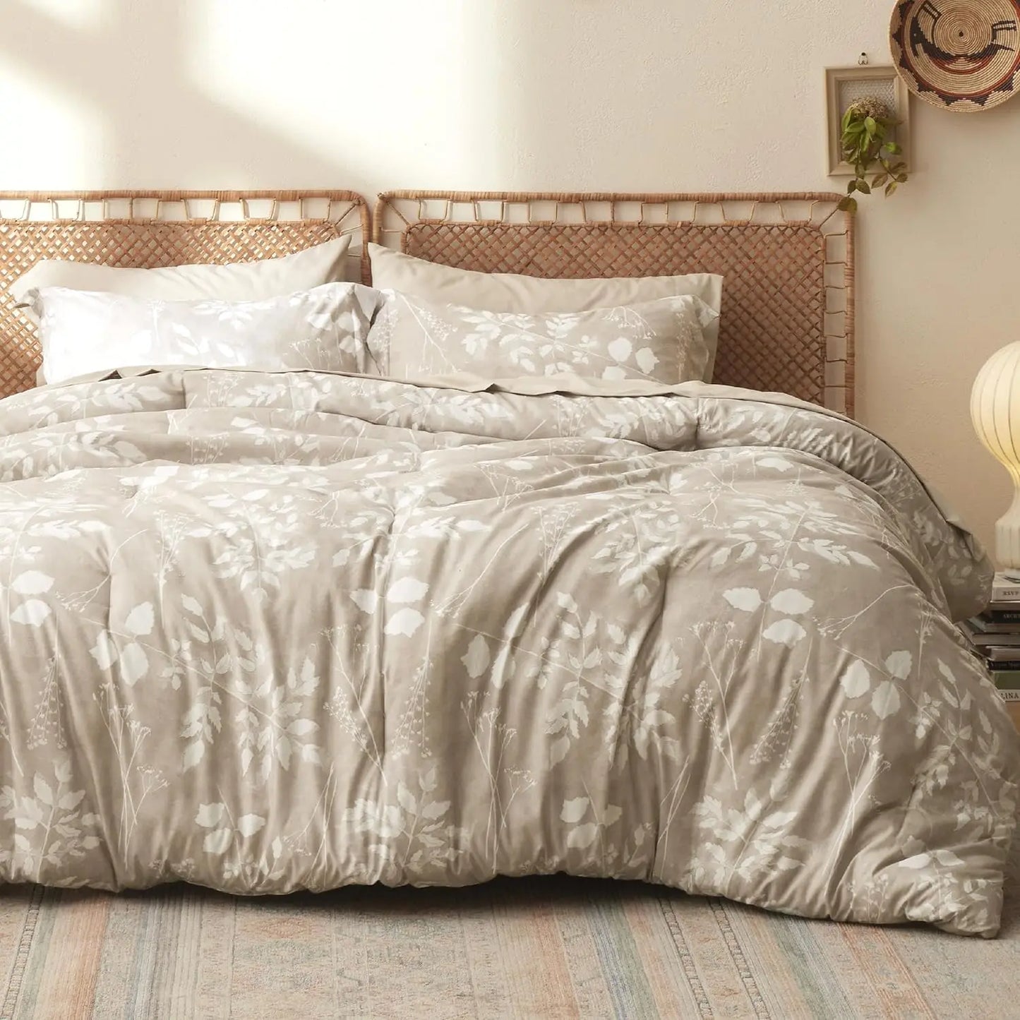 Bedsure Comforter Set - 7 Pieces Floral Bedding Sets with Reversible Botanical Flowers Comforter, Sheets, Pillowcases & Shams