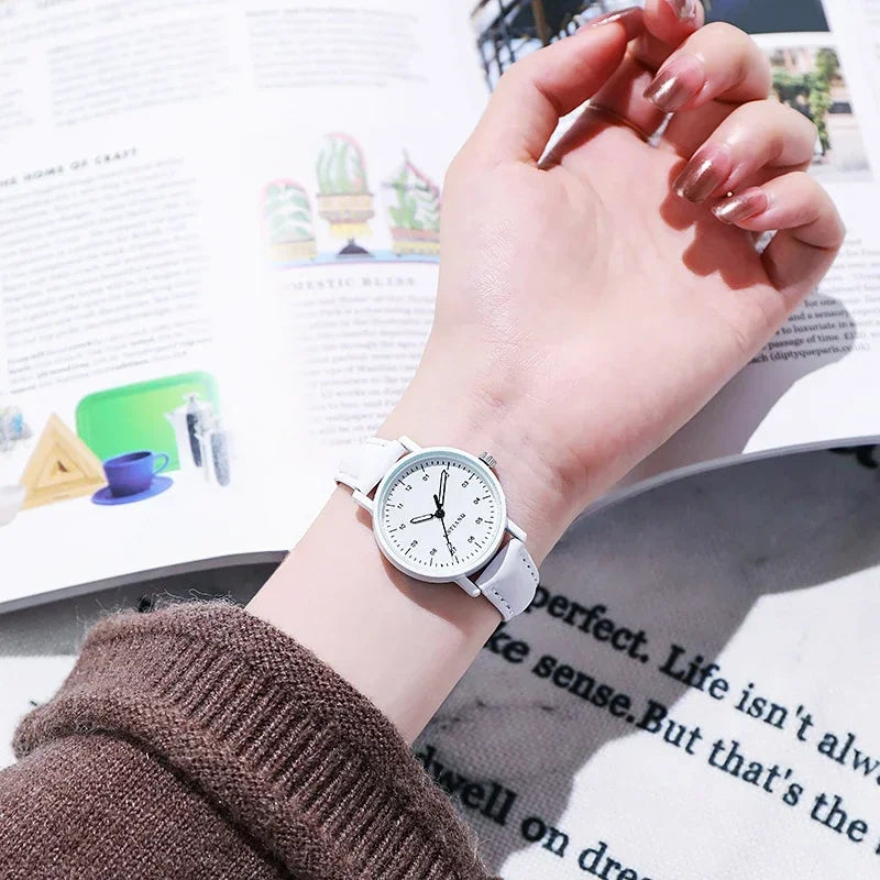 New Women Luxury Quartz Watch PU Leather Strap Watches Waterproof Round Dial Retro Bracelet Watch Ladies Girls Wristwatch Reloj