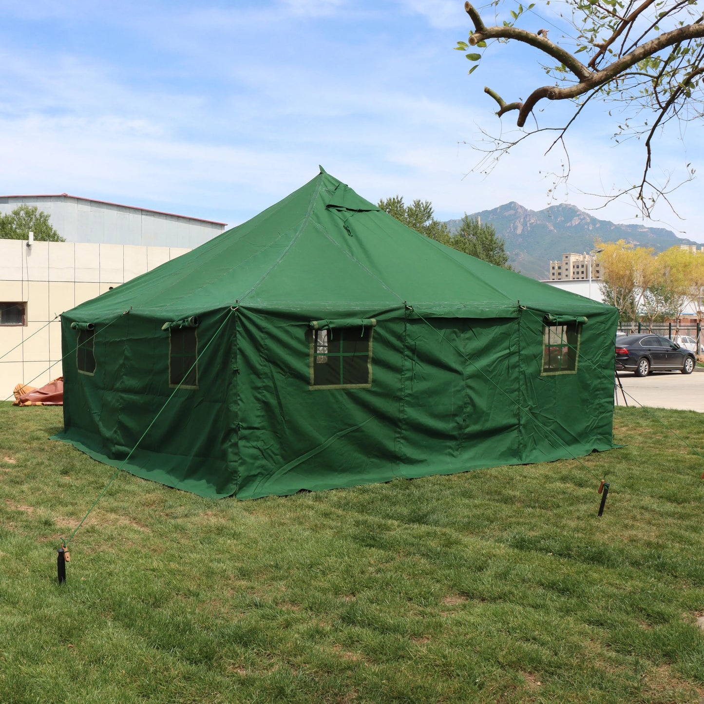 Exercise Disaster Relief Large Tent with Beds Double Layer Waterproof Camouflage Low Price and High Quality Logistics Tent