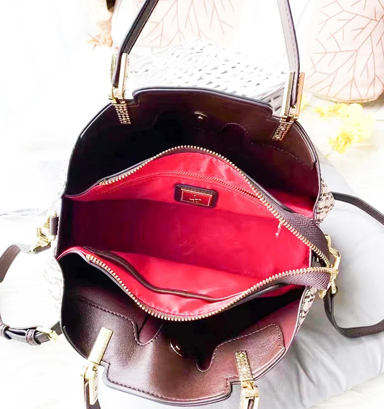 CH Large Capacity Design Brand Women's Bag Letters Temperament Fashion Design Sense Versatile Shopping Elegant Crossbody
