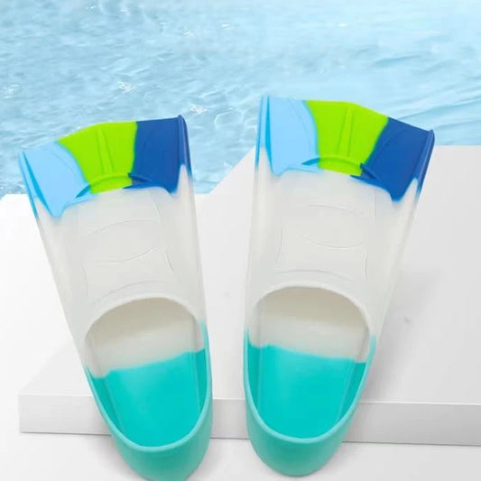Colorful swimming training fins for summer tourism, elastic and soft silicone diving frog shoes