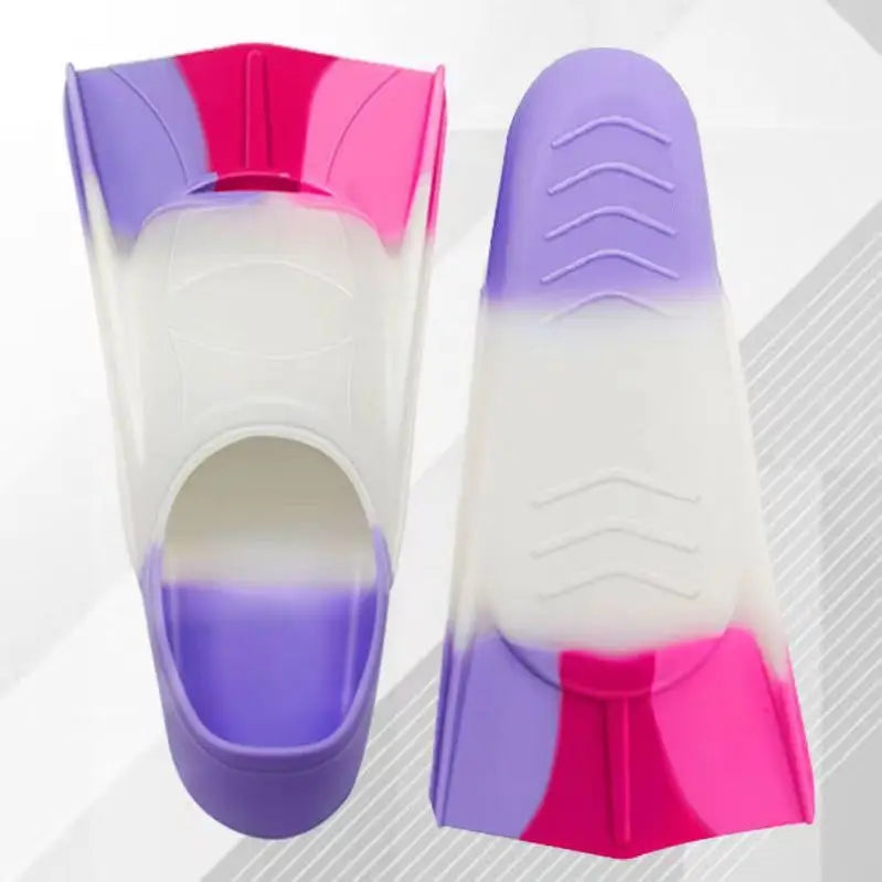 Colorful swimming training fins for summer tourism, elastic and soft silicone diving frog shoes