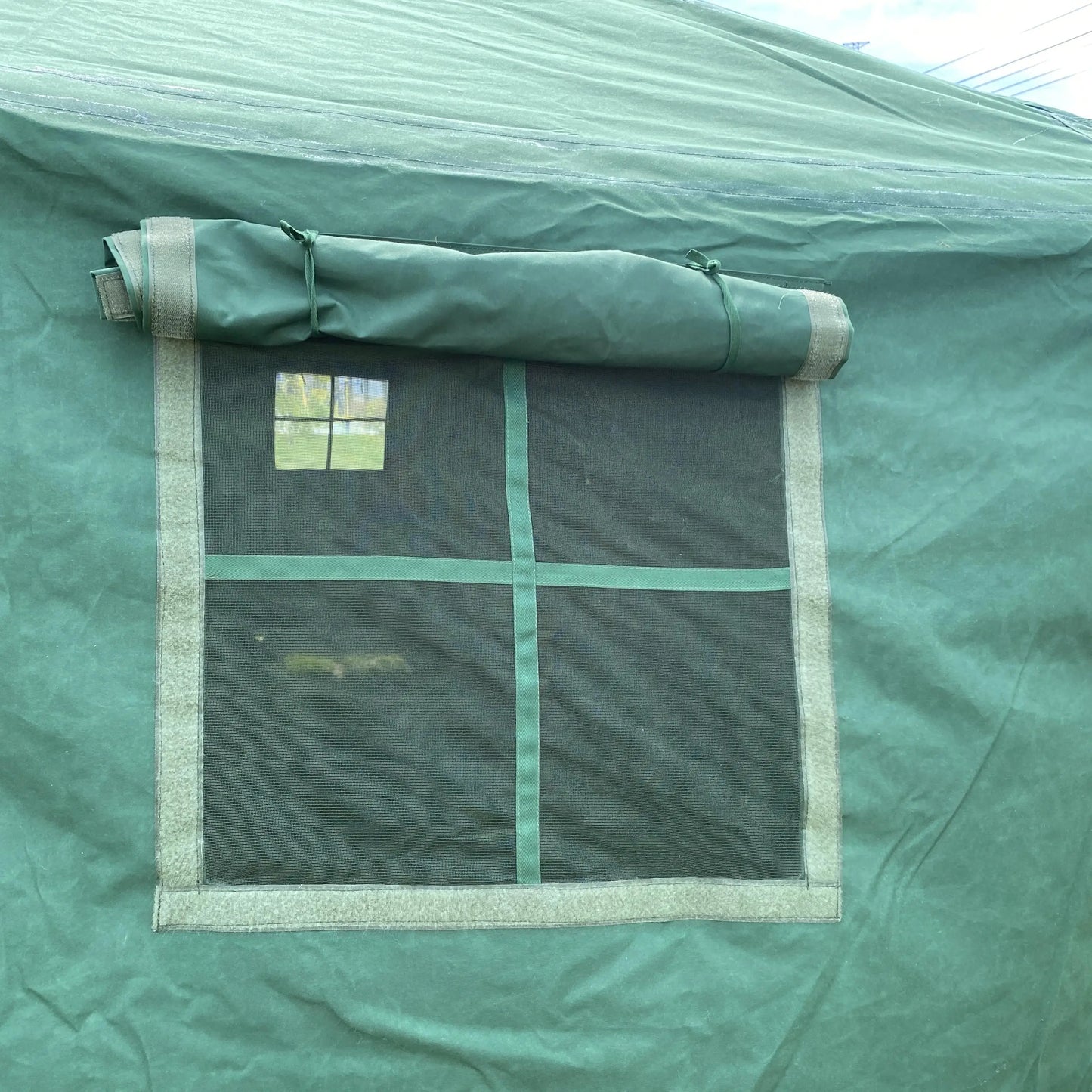 Exercise Disaster Relief Large Tent with Beds Double Layer Waterproof Camouflage Low Price and High Quality Logistics Tent