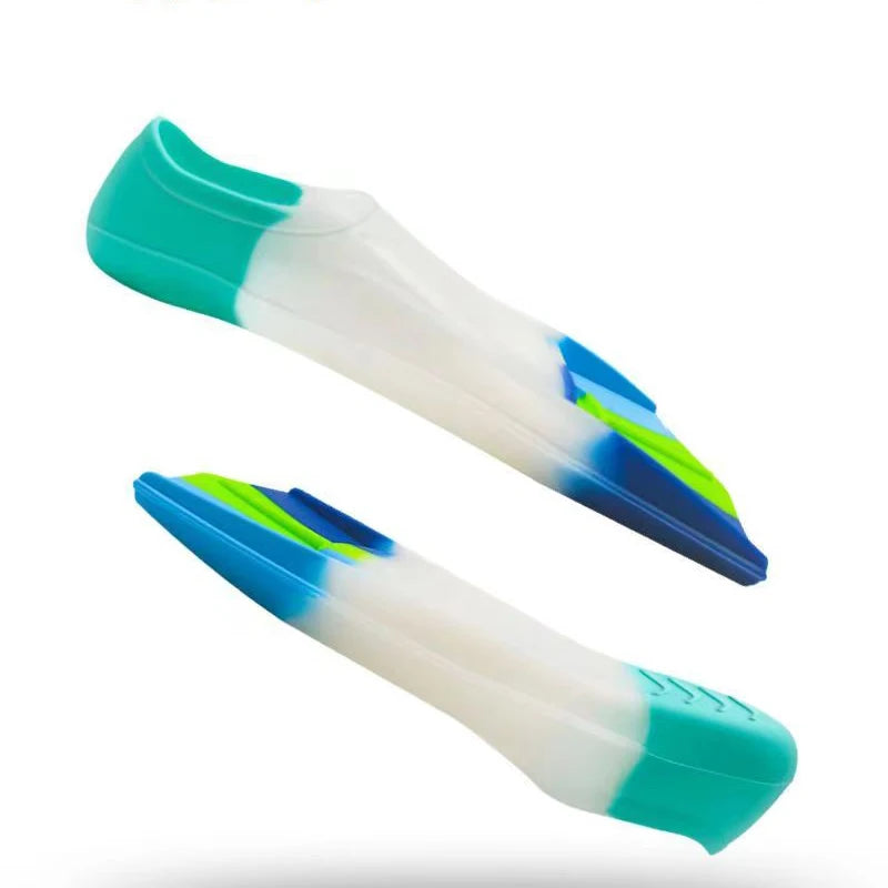 Colorful swimming training fins for summer tourism, elastic and soft silicone diving frog shoes
