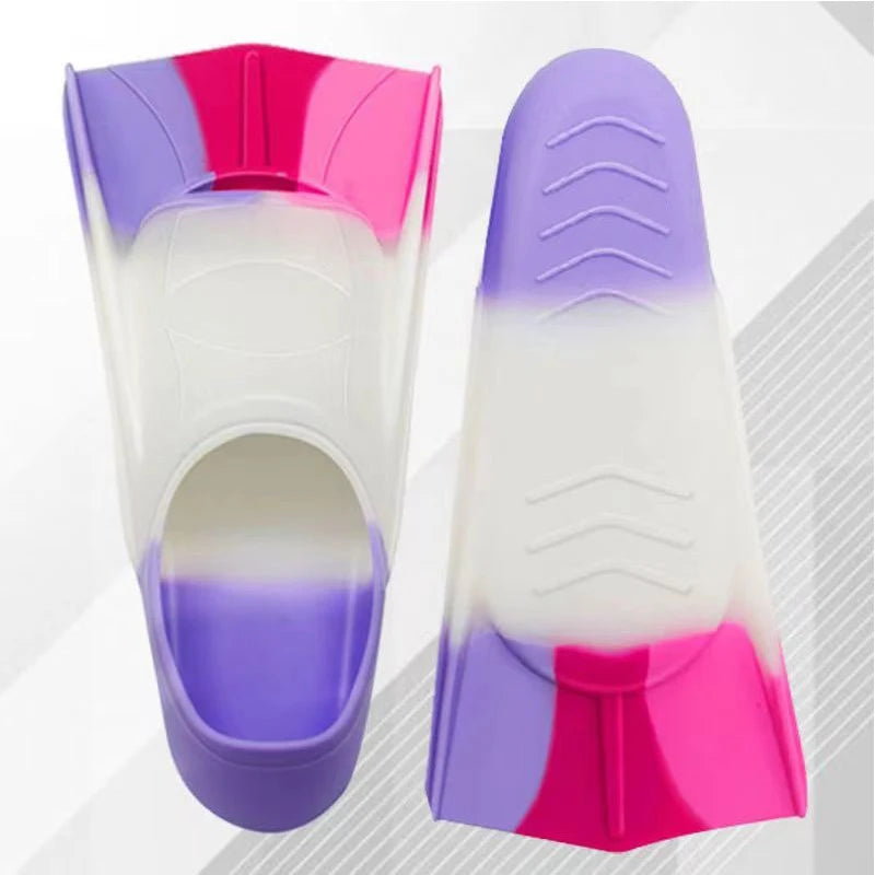 Colorful swimming training fins for summer tourism, elastic and soft silicone diving frog shoes